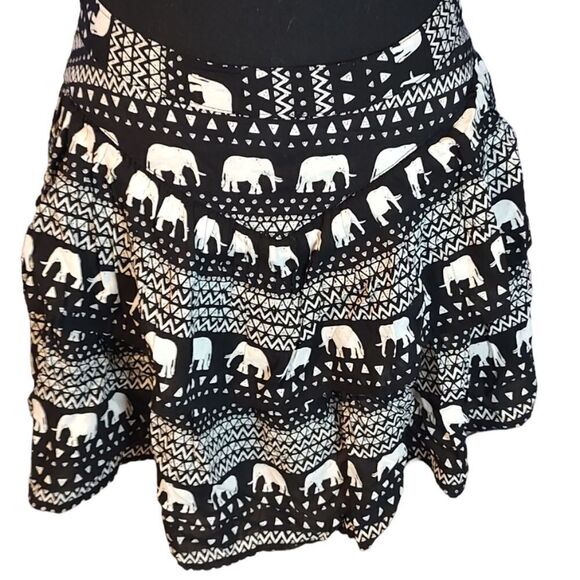 Bethany Mota Black and White Elephant Print Ruffle Mini Skirt Small - Picture 5 of 5